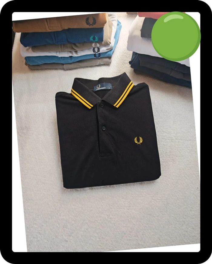 ⭐ magnifique polo Fred Perry noir ET or Taille XS