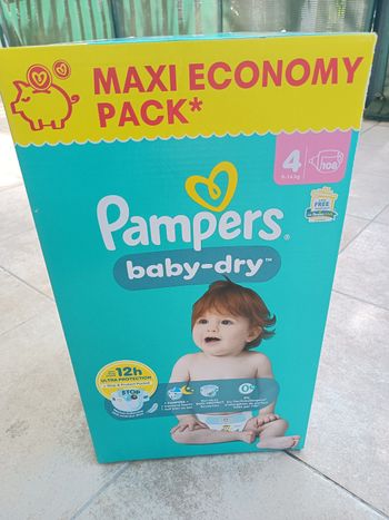 Lot 108 couches Pampers baby dry taille 4