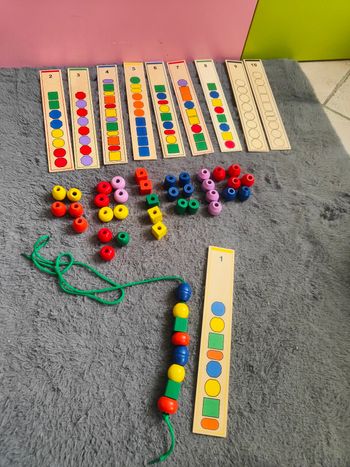 Grosses perle en bois à enfiler Montessori