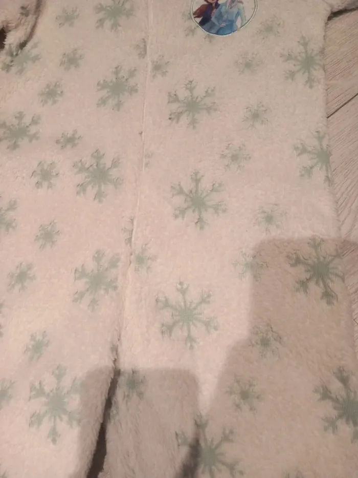 Surpyjama reine des neiges 5/6 ans - photo numéro 3