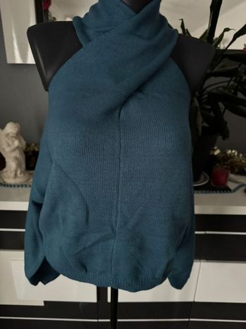 Pull bleu croisé épaules dégagées, court, TU