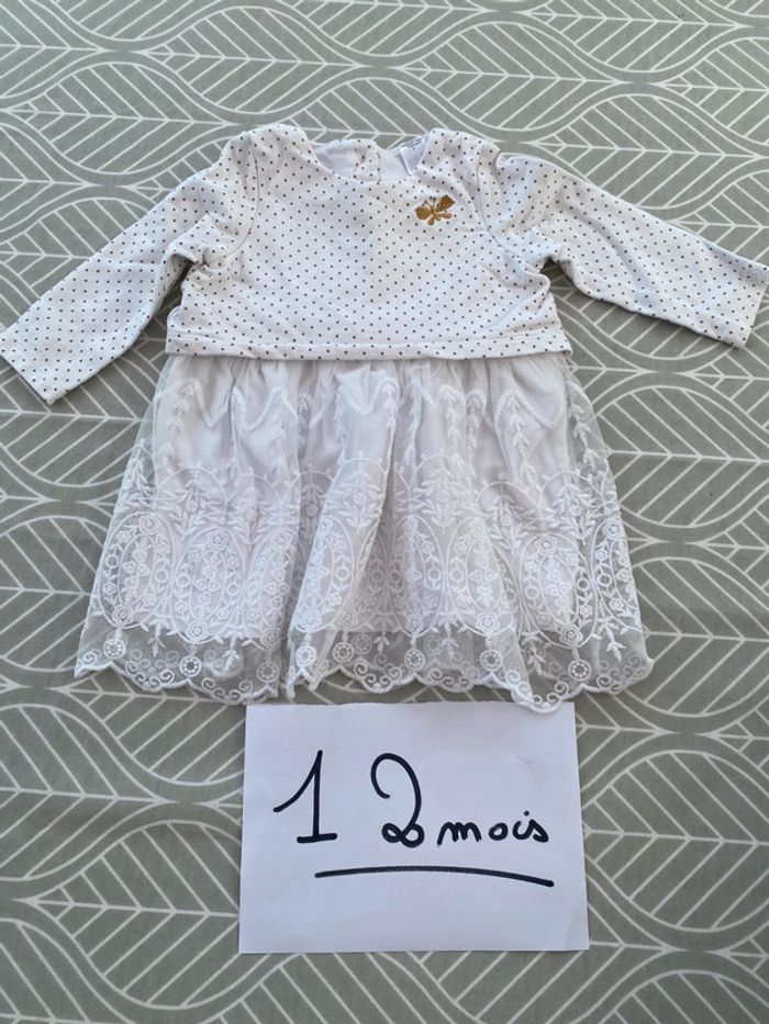 Très belle robe dentelle 12 mois