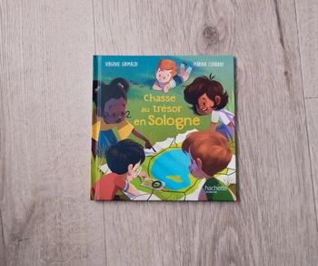 Libre enfant Chasse au trésor en Sologne édition Hachette Jeunesse