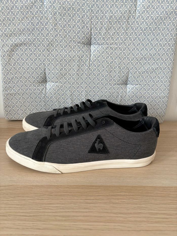 Paire de Baskets Tissu Noire Taille 42 "Le Coq Sportif"