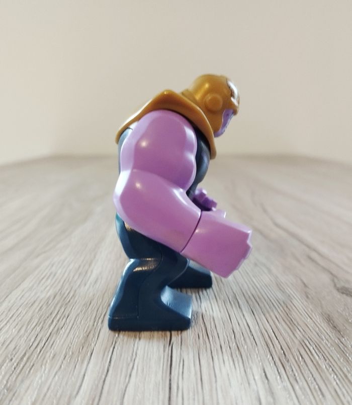 LEGO Marvel figurine Thanos - photo numéro 4