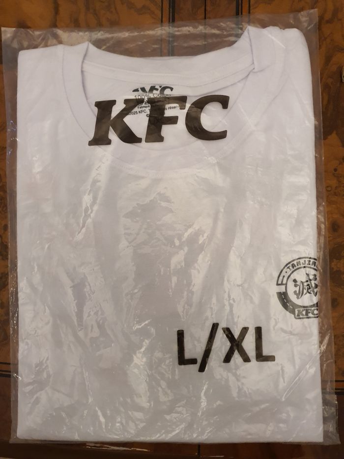 Lot Neuf et Scellé T-shirt taille L/XL Tanjiro + Nezuko Demon Slayer x KFC - photo numéro 6