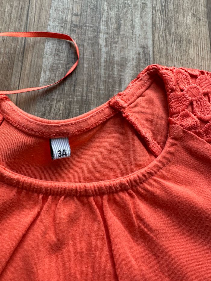 - Tee shirt - 3 ans - bon état - photo numéro 3