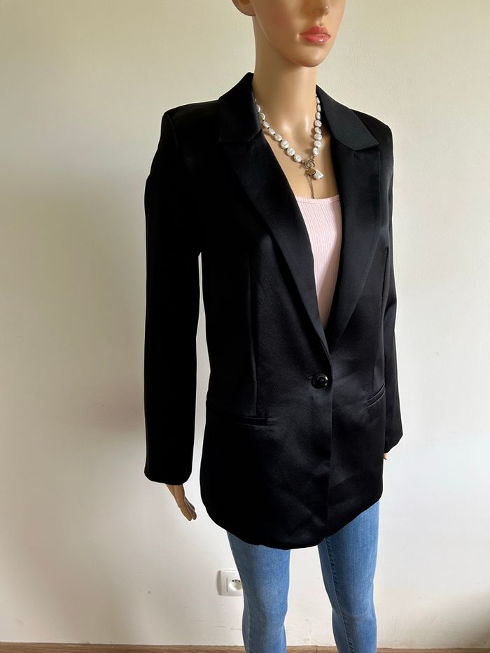 Blazer noir satiné neuf Naf Naf taille 36 (valeur 74€) taille grand - photo numéro 2