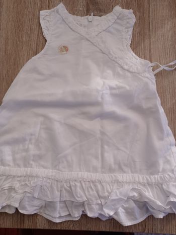 Robe blanche  obaibi  3 mois