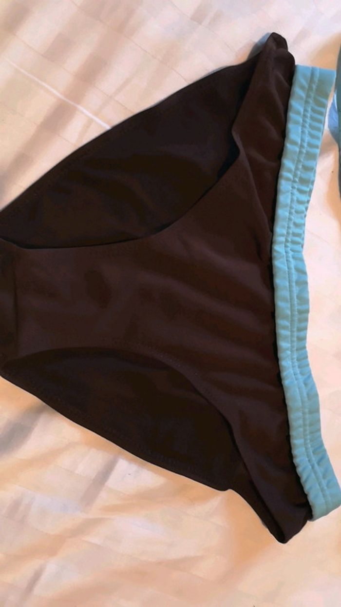 Maillot de bain 2 pièces brun et bleu clair. - photo numéro 2