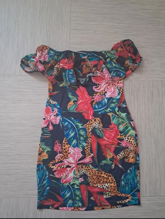 Robe trop belle taille 38 M