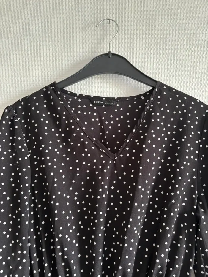 Robe noire à pois blanche - photo numéro 3
