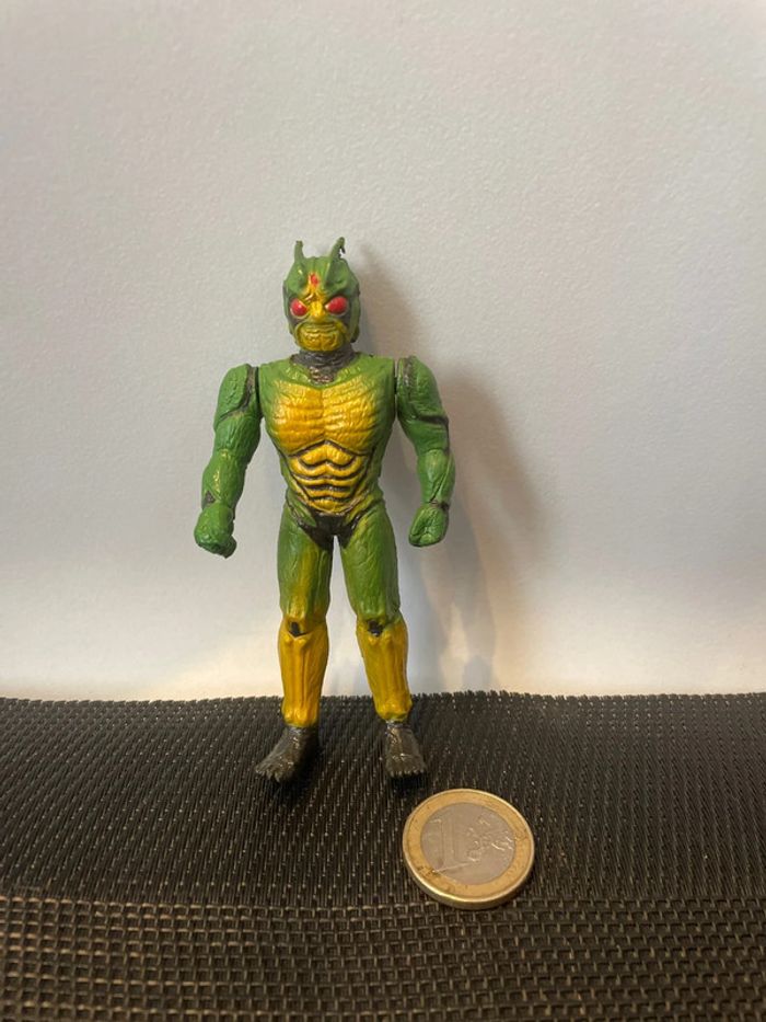 Figurine articulée Kamen rider Shin 10cm Bandai Toei vintage 1993