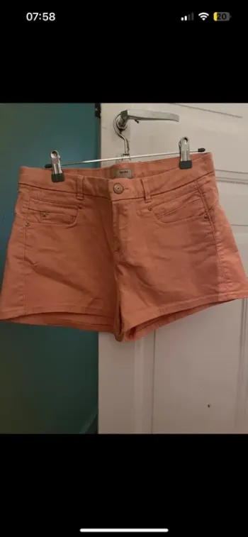 Short Bershka taille 38