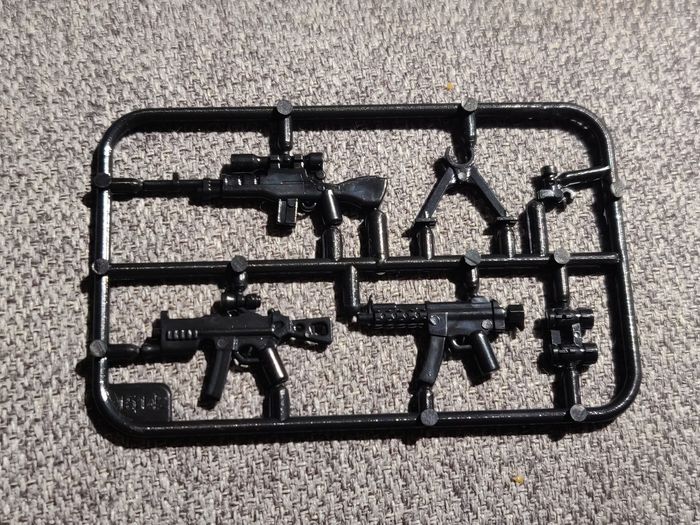 Lot 8 plaques d'armes pour figurine - Compatible Lego - photo numéro 4