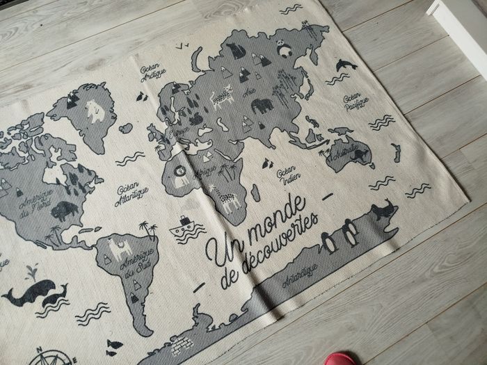 Tapis enfant carte du mobde