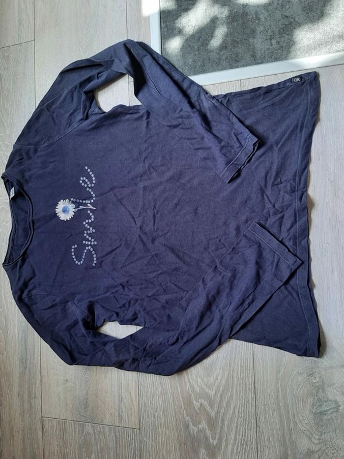 T shirt bleu foncé, manches longues, Okaïdi, taille 14 ans, peu mis - photo numéro 2