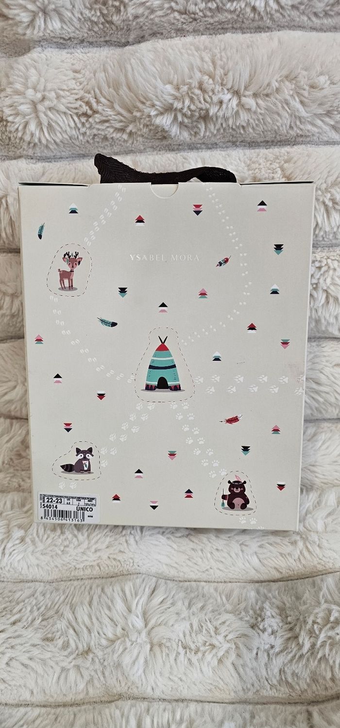 Magnifique chaussons fourrés bleu taille 22-23 Neufs - photo numéro 10