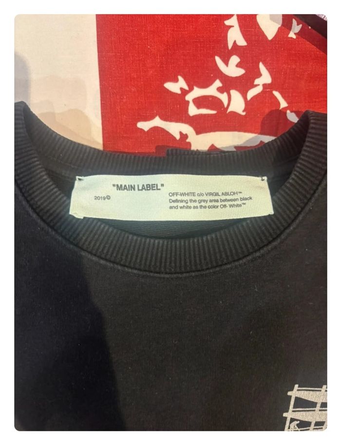 Sweat Off White taille L/XL noir imprimé dans le dos et sur les manches - photo numéro 4