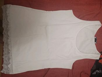 Débardeur blanc avec dentelle