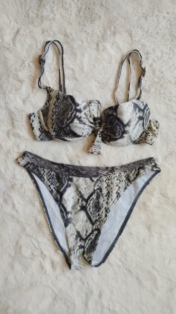 Maillot de bain bikini vintage échancré motif serpent reptile polyamide elasthan