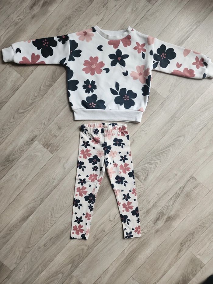 Ensemble legging sweat shirt fleuris 2/3ans