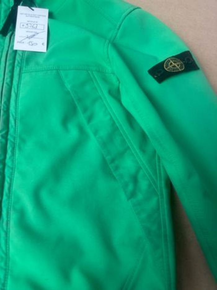 Veste coupe vent Stone Island taille xs - photo numéro 4