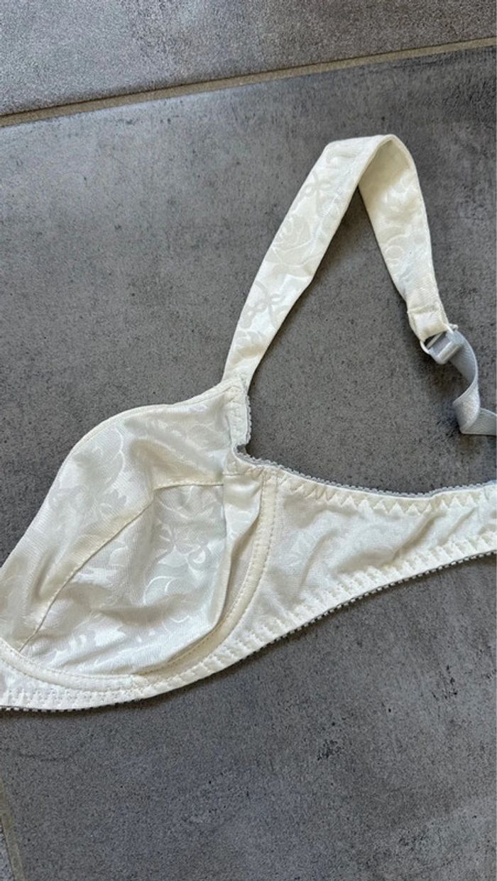 🔆 ravissant soutien gorge 90 B en excellent état Valege - photo numéro 3