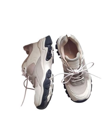 Baskets beige taille 39