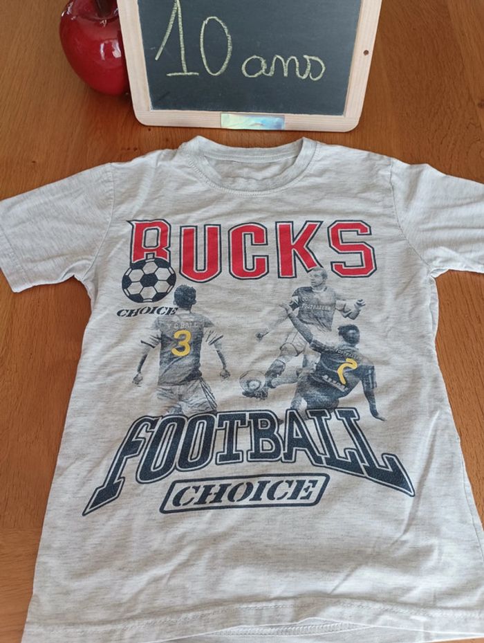 T-shirt taille 10 ans en très bon état
