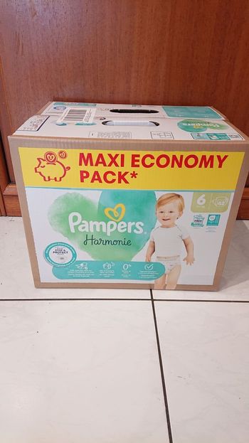 Couches pamper taille 6