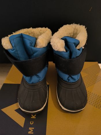 Bottes d’hiver enfant T28 – prêtes pour l’aventure !
