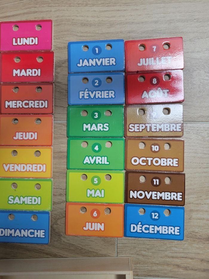 Calendrier en bois - photo numéro 2
