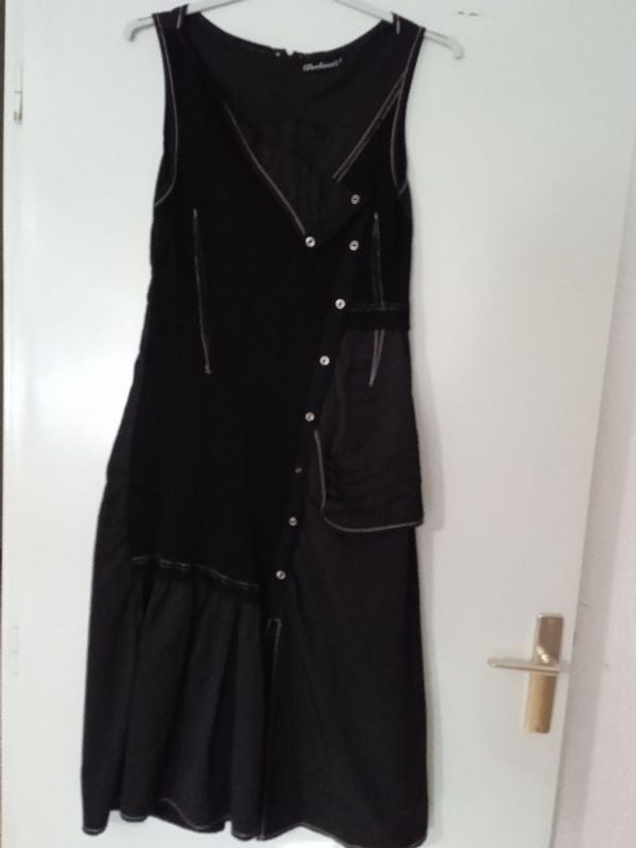 Robe longue sans manches