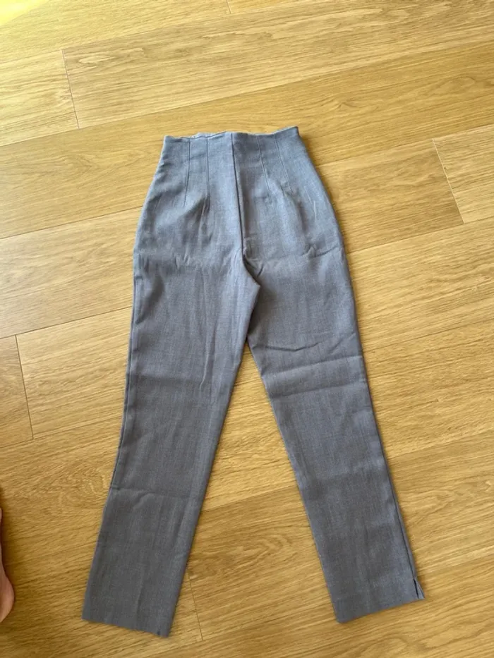 Pantalon gris stradivarius taille XS - photo numéro 4