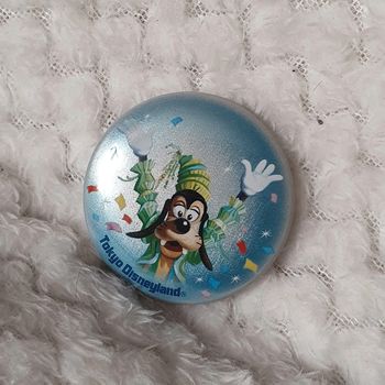 Badge dingo goofy disneyland tokyo japan