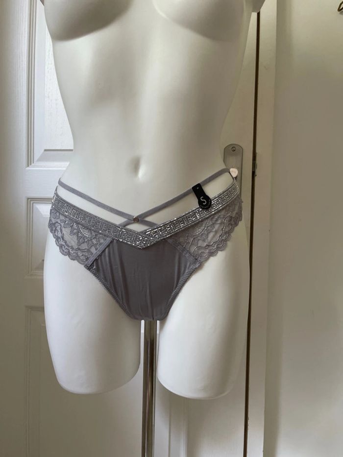 Tanga à strass - photo numéro 4