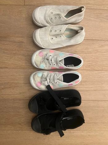 Lot 3 paires de Chaussures fille  Primark taille 29 état correcte