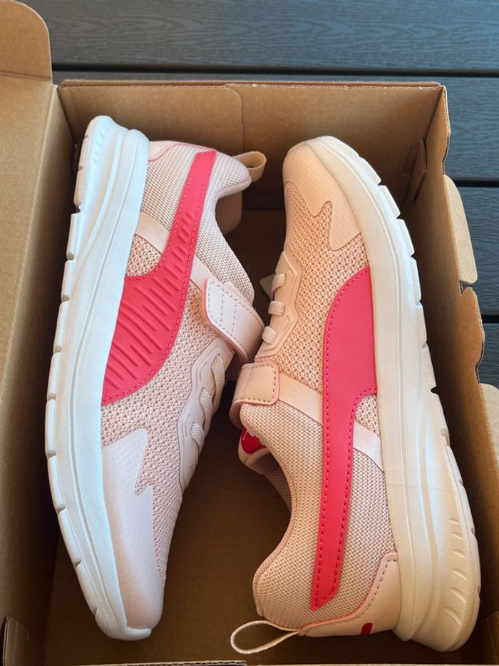 Baskets , Puma , Enfants , Roses , Neuves , Taille 35 - photo numéro 3