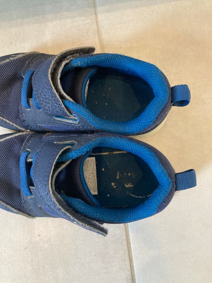 Baskets décathlon T.25 - photo numéro 2