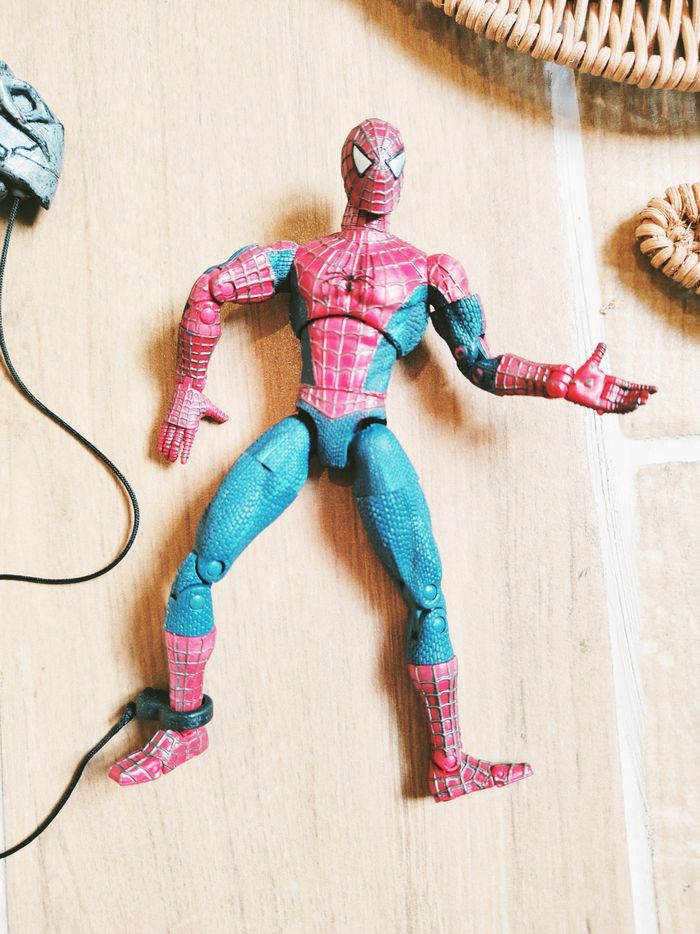 🦟 Figurine Spider-man Marvel super poseable et gargoyle année 2002 Toy biz - photo numéro 2