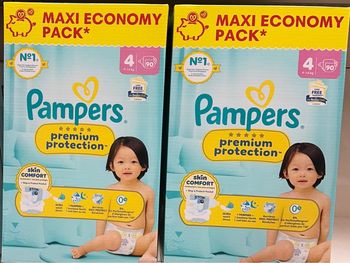 Couches pampers premium protection 