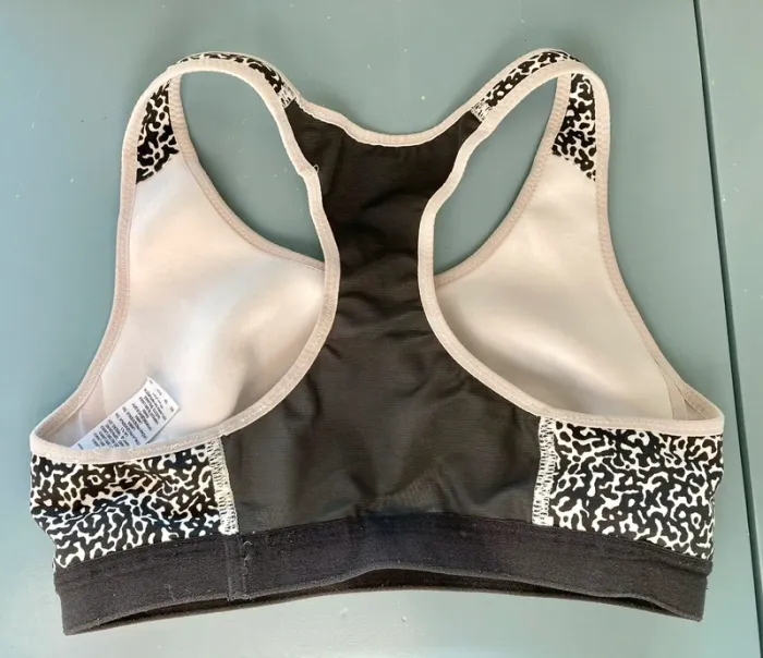 Brassière de sport motifs léopards Nike taille XS - photo numéro 4