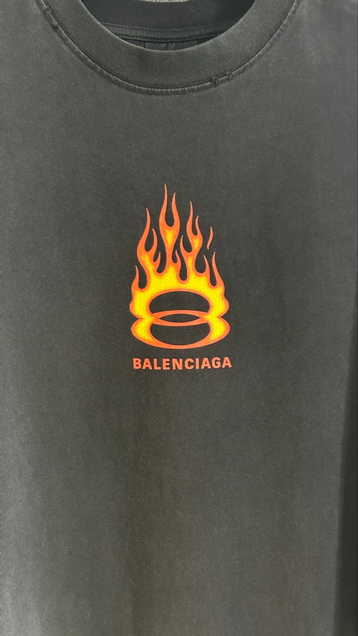 T-shirt Balenciaga Burning Unity Unisex - photo numéro 3