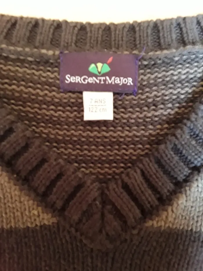 Pull col V sans manches - photo numéro 3