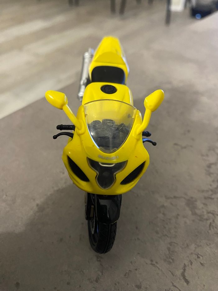 Moto Suzuki - photo numéro 4