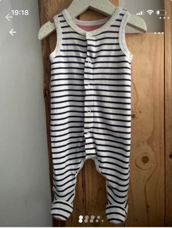 Combi 3 mois comme neuf porté une seule fois 