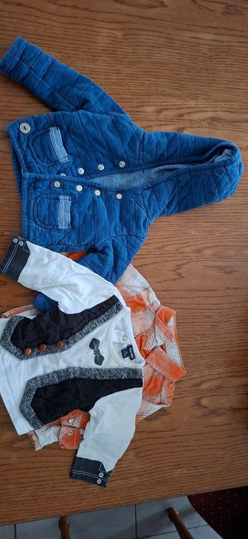 2 chemises et 1 vestes 1 mois bon état