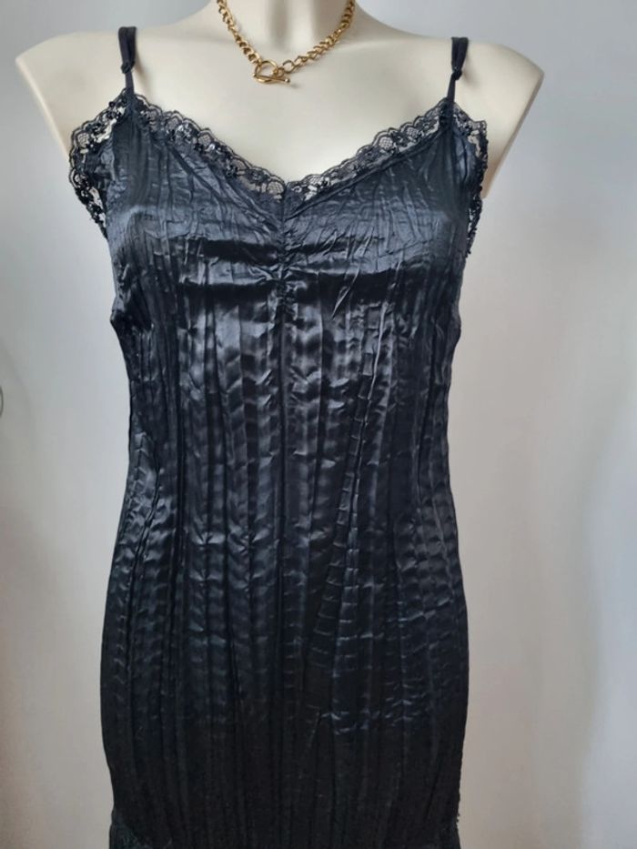 Robe noir brodé évasé vintage - photo numéro 3