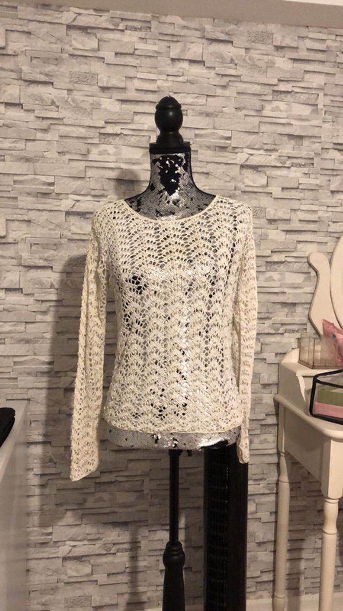 Pull entièrement perlé